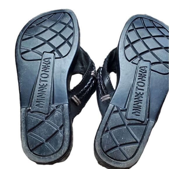 Minnetonka Black Leather Flip Flops - Picture 4 of 6